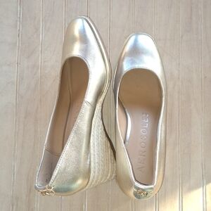 Like New Aerosoles Aurora Soft Gold Metallic Wedge Leather Espadrills